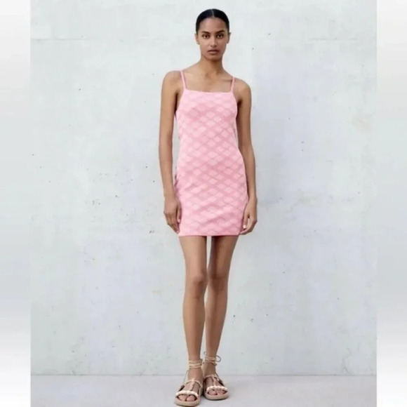 Zara Diamond Pattern Textured Knit Mini Dress NWOT Pink Size Small - Picture 3 of 8